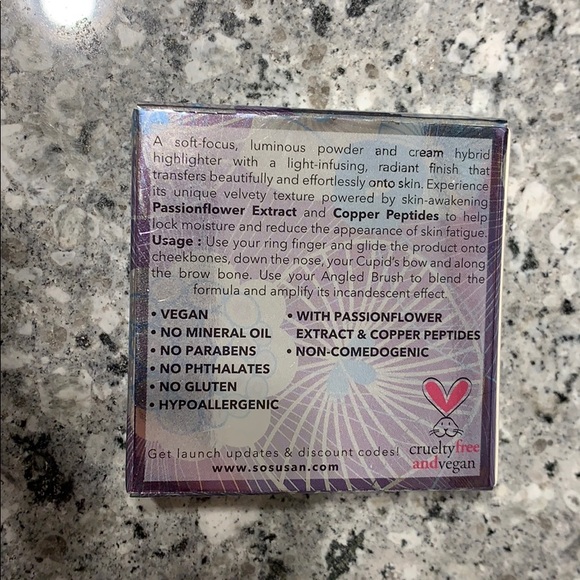 Luminizing Powder-Cream - Picture 3 of 3